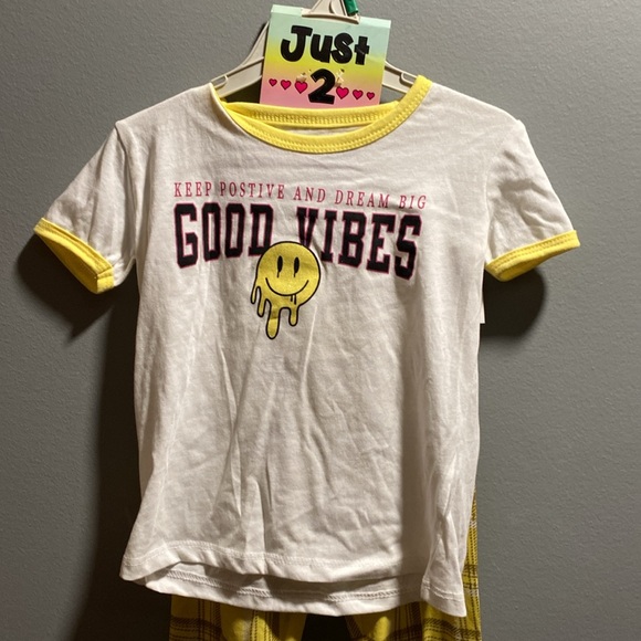 BRAND NEW GIRLS 2 PIECE SET SIZE 4! NWT. SMOKE FREE HOME! - Picture 3 of 5